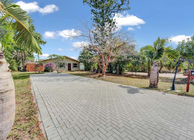 Property at 6973 Clendenin St, Lake Worth, FL 33467, 2 beds, 1.5 baths