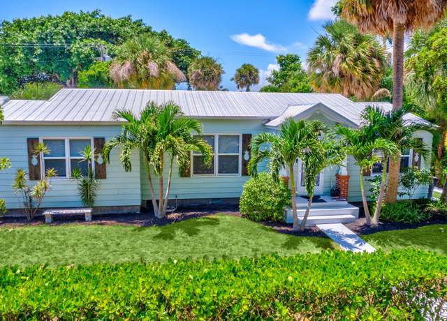 Property at 310 30th St, West Palm Beach, FL 33407, 3 beds, 2.5 baths