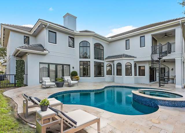 Property at 9007 Stone Pier Dr, Boynton Beach, FL 33472, 6 beds, 7.5 baths