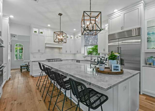 Property at 109 Barcelona Dr, Jupiter, FL 33458, 5 beds, 4.5 baths