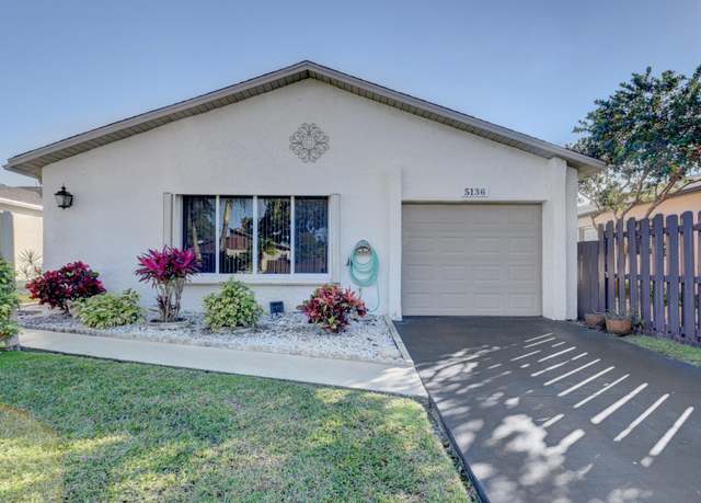 Property at 5136 Mirror Lakes Blvd, Boynton Beach, FL 33472, 2 beds, 2 baths