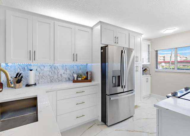 Property at 23277 Barwood Ln N #107, Boca Raton, FL 33428, 2 beds, 2 baths