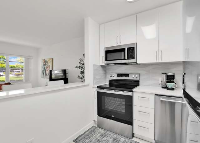 Property at 175 Fanshaw E #175, Boca Raton, FL 33434, 1 bed, 1 bath