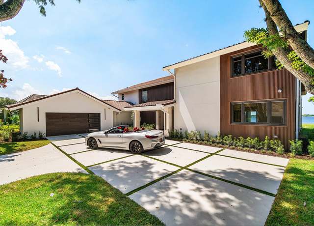 Property at 2504 Embassy Dr, West Palm Beach, FL 33401, 4 beds, 4.5 baths