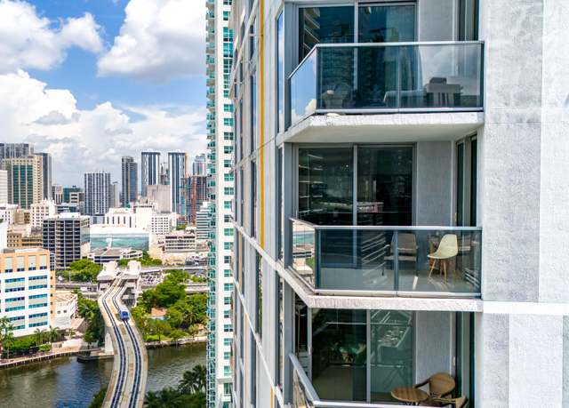 Property at 31 SE 6th St #2601, Miami, FL 33131, 2 beds, 2 baths
