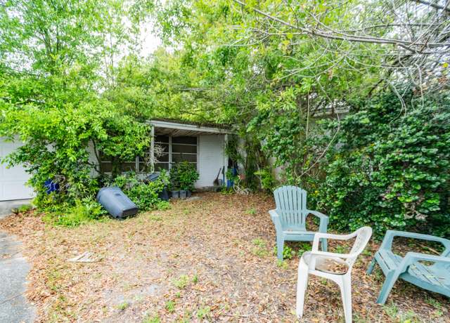 Property at 2334 1st Pl SW, Vero Beach, FL 32962, 3 beds, 2 baths