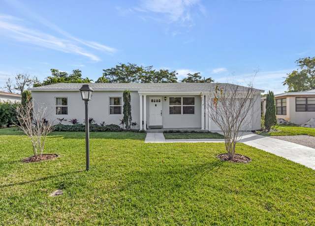 Property at 234 NE 20th St, Delray Beach, FL 33444, 2 beds, 2 baths