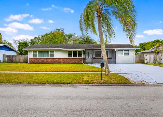 Property at 340 NE Solida Dr, Port Saint Lucie, FL 34983, 4 beds, 2 baths