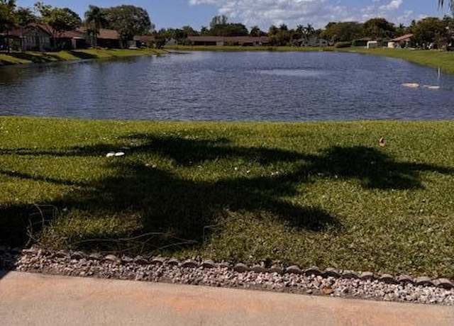 Property at 21 Walcott Dr, Boynton Beach, FL 33426, 3 beds, 2 baths