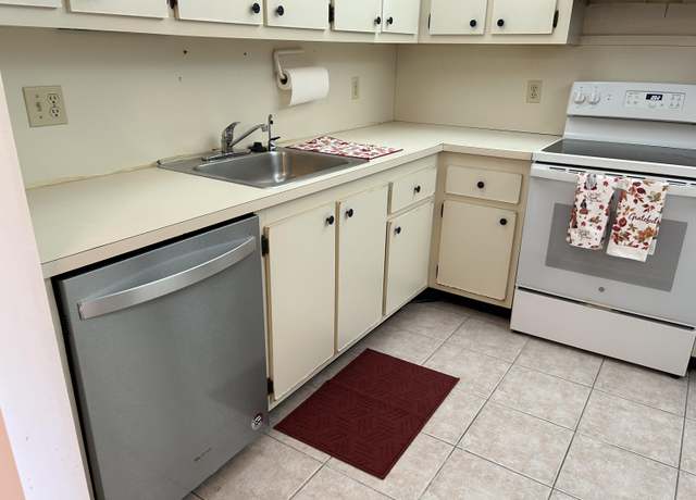 Property at 1902 Bermuda Cir Unit E1, Coconut Creek, FL 33066, 1 bed, 1 bath
