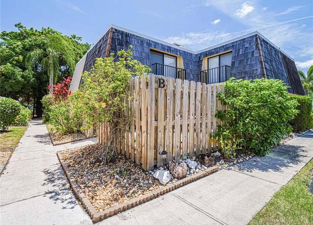 Property at 1170 6th Ave #5, Vero Beach, FL 32960, 2 beds, 2.5 baths
