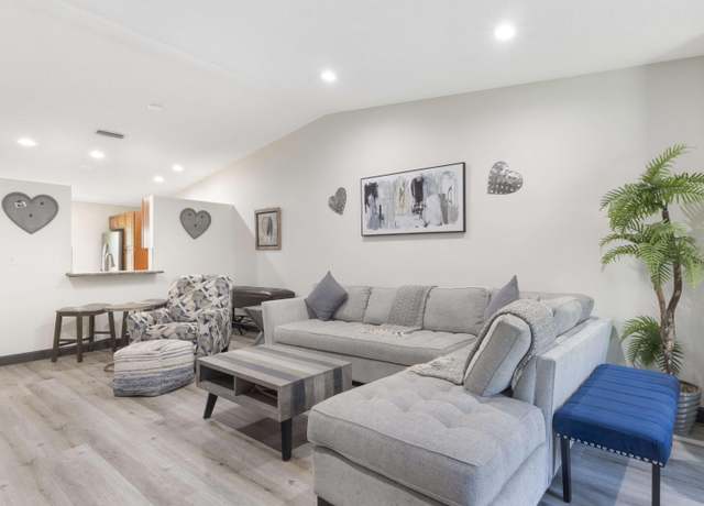 Property at 8652 Overset Ln, Boca Raton, FL 33496, 2 beds, 2 baths