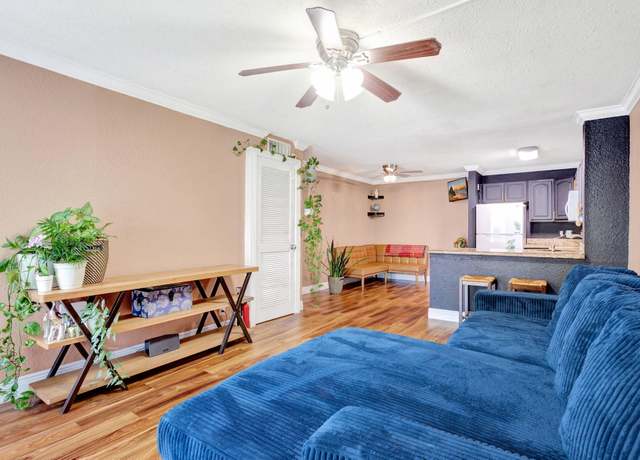 Property at 10852 Royal Palm Blvd #10852, Coral Springs, FL 33065, 2 beds, 1 bath