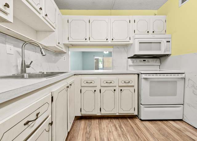 Property at 2770 S Garden Dr #112, Lake Worth, FL 33461, 2 beds, 1 bath