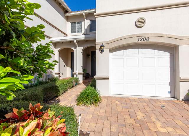 Property at 1200 Paisley Ct, Lake Worth Beach, FL 33461, 3 beds, 2.5 baths