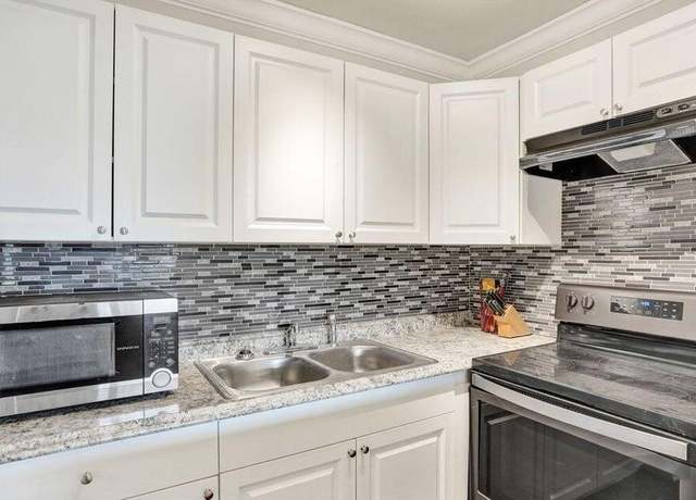 Property at 118 Sheffield E Unit E, West Palm Beach, FL 33417, 1 bed, 1.5 baths