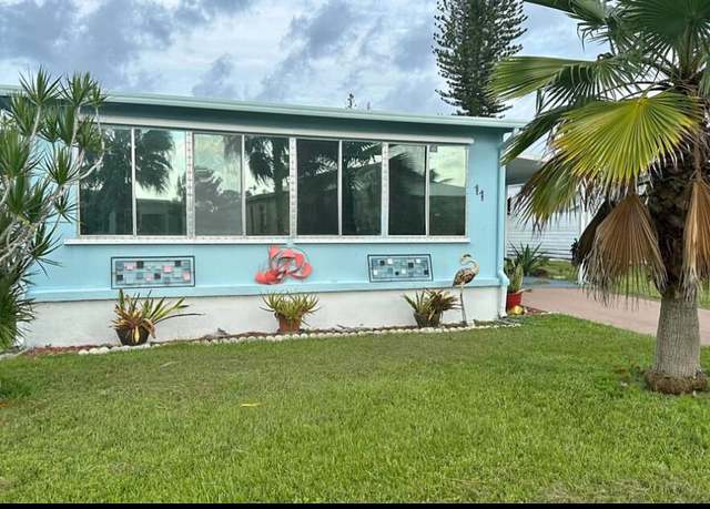 Property at 11 SE Casa Rio Rd, Port Saint Lucie, FL 34952, 3 beds, 2 baths