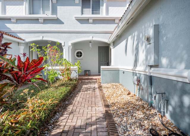 Property at 2068 Oakhurst Way, Riviera Beach, FL 33404, 3 beds, 2.5 baths