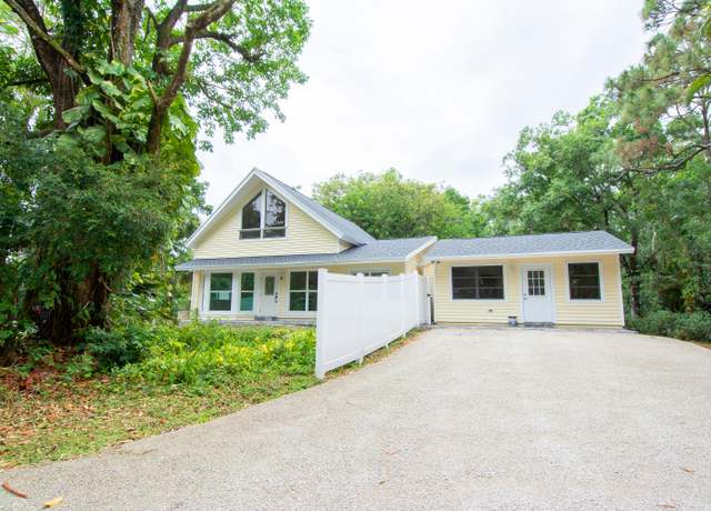Property at 16655 105th Dr N, Jupiter, FL 33478, 4 beds, 3 baths