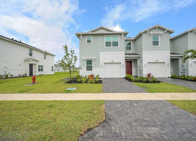 Property at 520 SE Rivergrass St, Port Saint Lucie, FL 34984, 3 beds, 2.5 baths