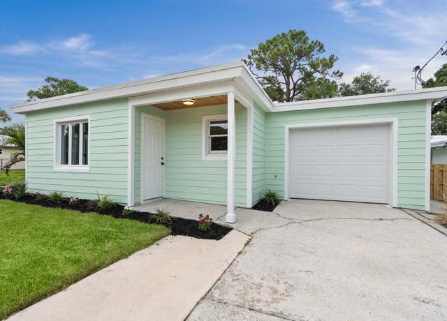 Property at 677 NE Alice St, Jensen Beach, FL 34957, 2 beds, 1 bath