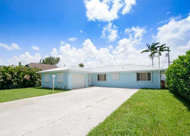 Property at 6607 Eastview Dr, Lake Worth, FL 33462, 3 beds, 2 baths