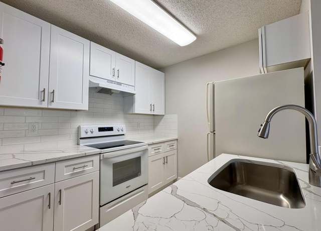 Property at 1830 W Meadows Cir #1830, Boynton Beach, FL 33436, 1 bed, 1 bath