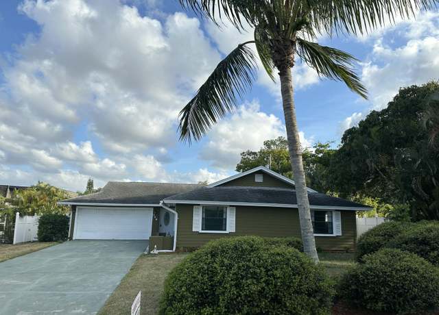 Property at 246 SE Ila St, Stuart, FL 34994, 3 beds, 2 baths