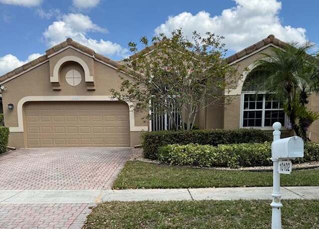 Property at 10102 Diamond Lake Rd, Boynton Beach, FL 33437, 3 beds, 2.5 baths