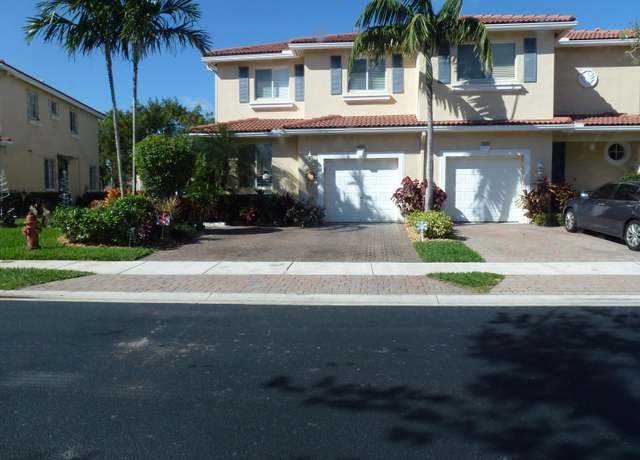 Property at 3101 N Evergreen Cir N, Boynton Beach, FL 33426, 3 beds, 2.5 baths