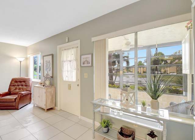 Property at 338 Pine Ridge Cir Unit B-1, Greenacres, FL 33463, 2 beds, 1.5 baths