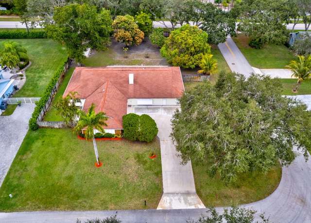 Property at 6185 White Oak Ct, Jupiter, FL 33458, 5 beds, 3 baths