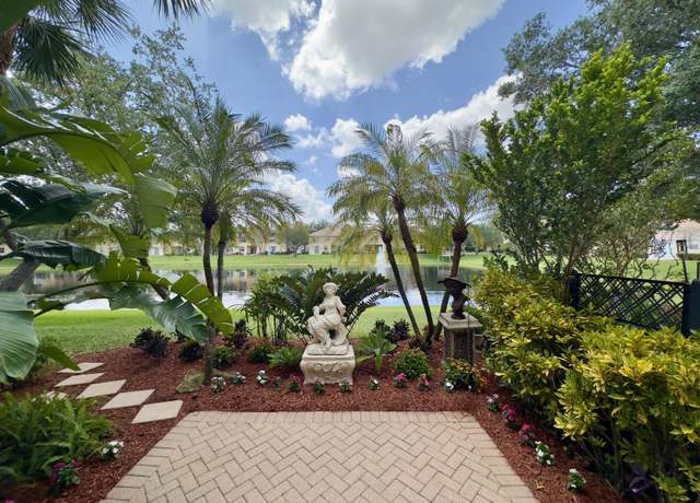 Property at 264 River Bluff Ln, Royal Palm Beach, FL 33411, 2 beds, 2.5 baths