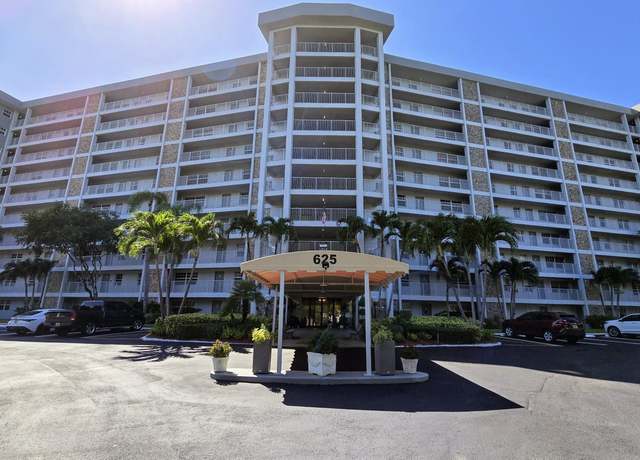 Property at 625 Oaks Dr #403, Pompano Beach, FL 33069, 3 beds, 2.5 baths