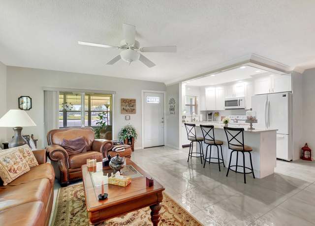 Property at 815 Club Dr Unit D, Delray Beach, FL 33445, 2 beds, 2 baths