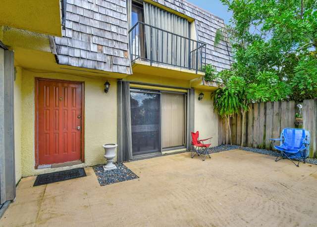 Property at 198 Lake Arbor Dr, Palm Springs, FL 33461, 2 beds, 2 baths