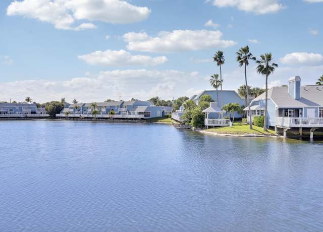 Property at 213 Ocean Dunes Cir, Jupiter, FL 33477, 2 beds, 2 baths
