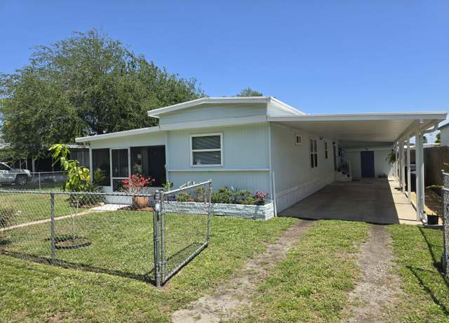 Property at 1061 Lake Cir, Okeechobee, FL 34974, 2 beds, 2 baths