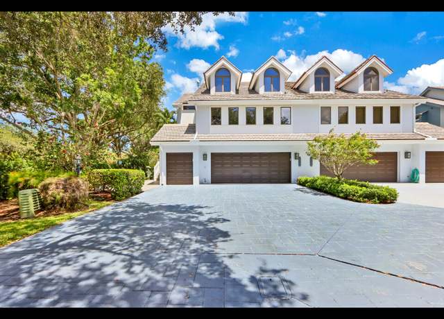 Property at 18710 SE Pineneedle Ln, Jupiter, FL 33469, 4 beds, 4.5 baths