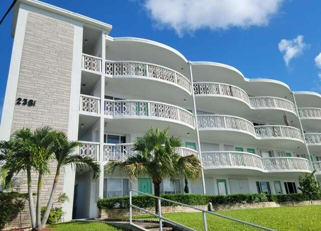 Property at 2381 Sunset Ave #406, Lake Worth Beach, FL 33461, 2 beds, 1 bath