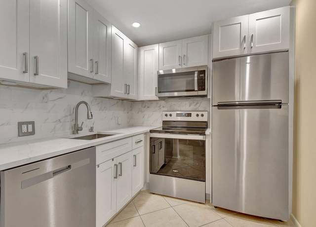 Property at 314 Brighton H, Boca Raton, FL 33434, 1 bed, 1.5 baths