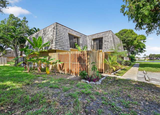 Property at 267 Arabian Rd, Palm Springs, FL 33461, 2 beds, 2 baths