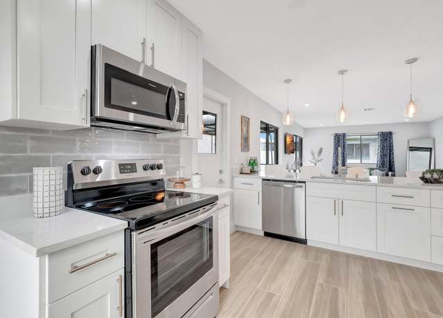 Property at 14820 Wildflower Ln, Delray Beach, FL 33446, 2 beds, 2 baths