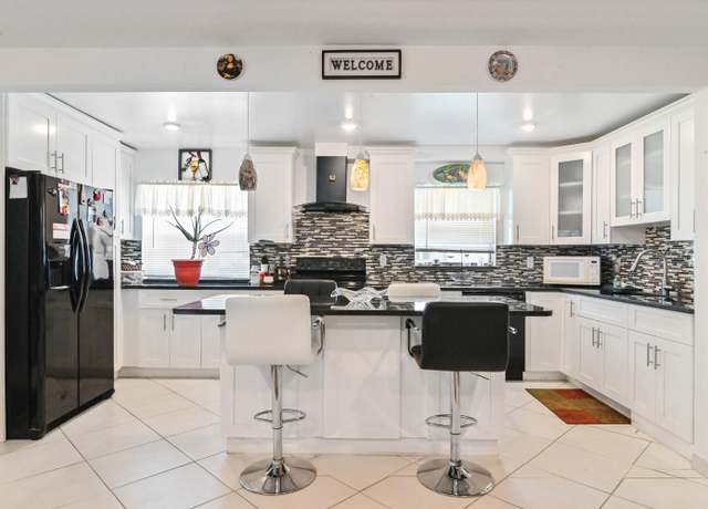 Property at 645 Monaco N, Delray Beach, FL 33446, 2 beds, 2 baths