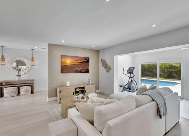 Property at 530 NW 14th St, Delray Beach, FL 33444, 3 beds, 2 baths