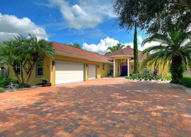 Property at 8666 95th Ave, Vero Beach, FL 32967, 5 beds, 4.5 baths