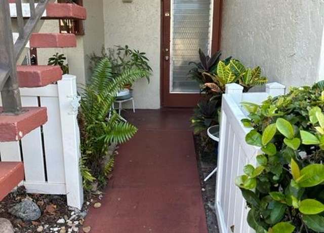 Property at 9 Willowbrook 102 Ln #102, Delray Beach, FL 33446, 2 beds, 2 baths