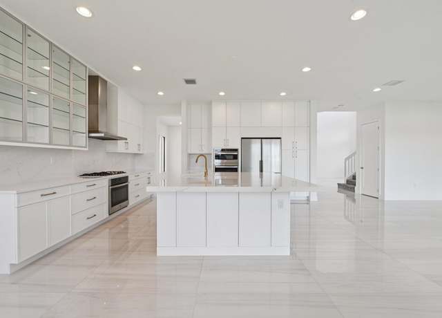 Property at 8107 Crystal Downs Ave, Boca Raton, FL 33434, 5 beds, 7 baths