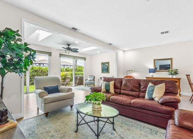 Property at 6785 Via Regina, Boca Raton, FL 33433, 3 beds, 2.5 baths