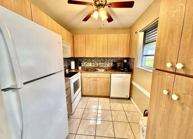 Property at 64 Canterbury C, West Palm Beach, FL 33417, 2 beds, 1.5 baths